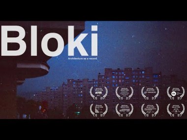 Film Bloki jest pierwszym długometrażowym, szerokim i wieloaspektowym obrazem poświęconym budownictwu mieszkaniowemu w Polsce od roku 1956 do współczesności