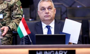 Michał Szułdrzyński: Rosja napada na Ukrainę, a Orban wbija Polsce nóż w plecy