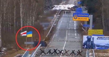 Ukraińcy okrutnie zadrwili z Łukaszenki. Na granicy wywiesili "flagę wyklętą"