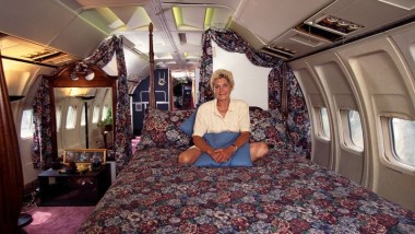 The people who live inside airplanes | CNN