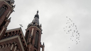 Zło w Kościele: bezpieczny powrót księży ukaranych w Danii do Polski - FRONTSTORY.PL