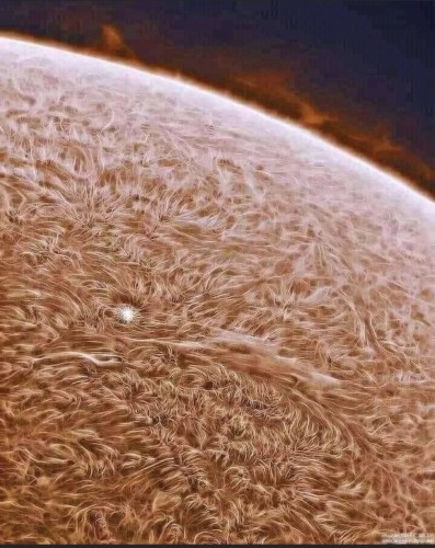 Clearest picture of sun we’ve got so far, thanks to 📷...
